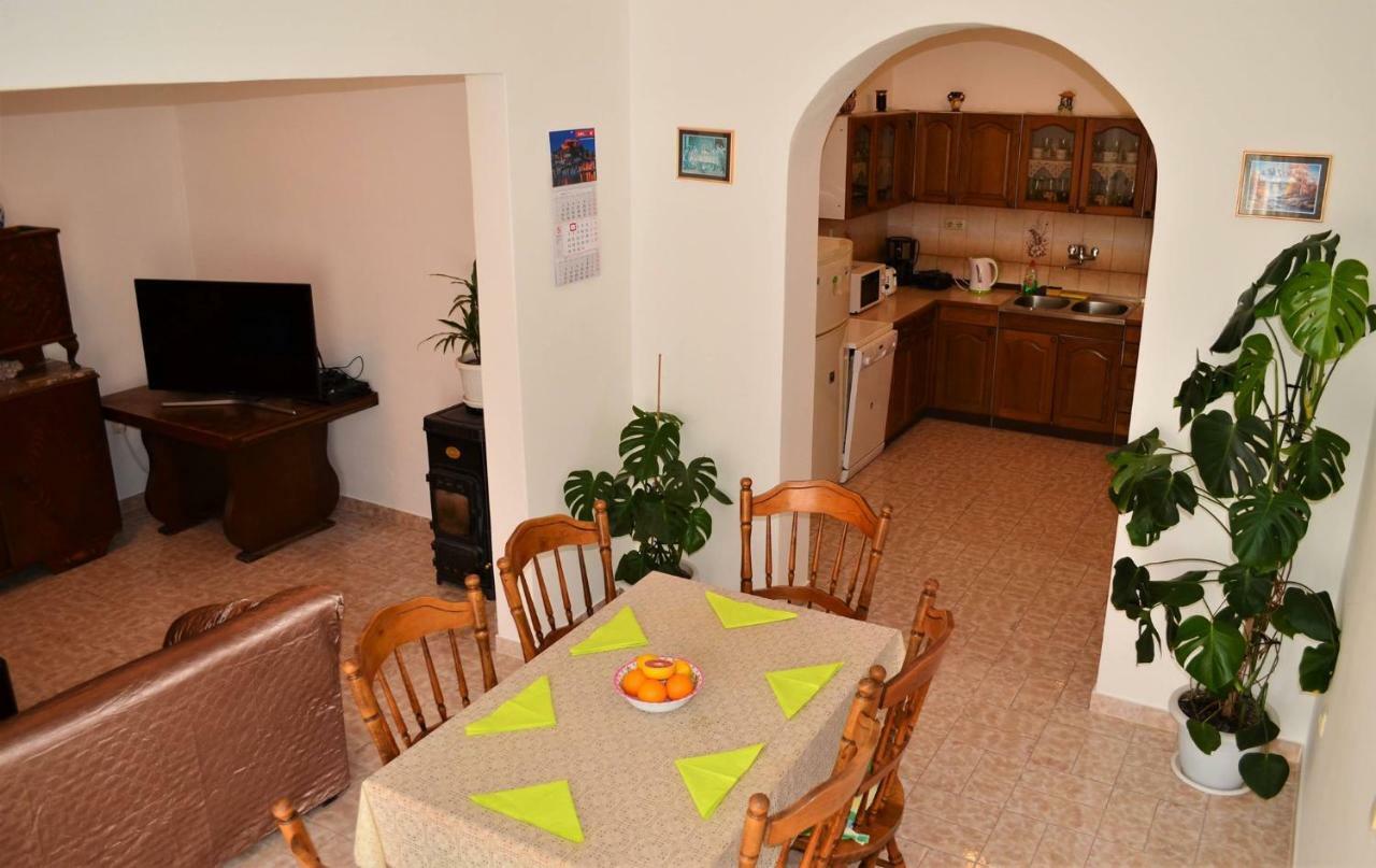 Apartman Rosa Pirovac Exteriér fotografie