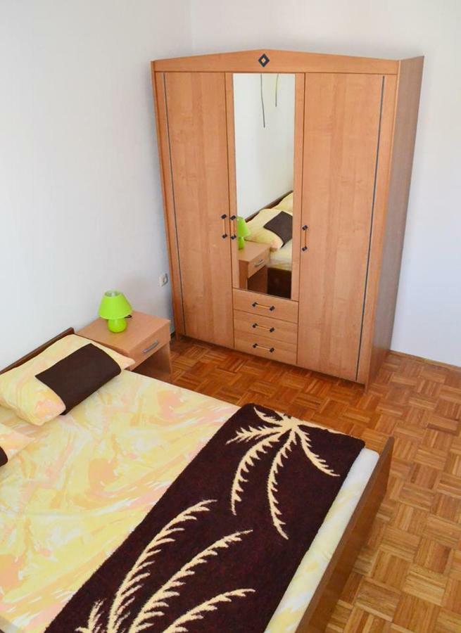 Apartman Rosa Pirovac Exteriér fotografie